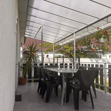 Pandora Pool Apartman Hajduszoboszlo Exterior photo