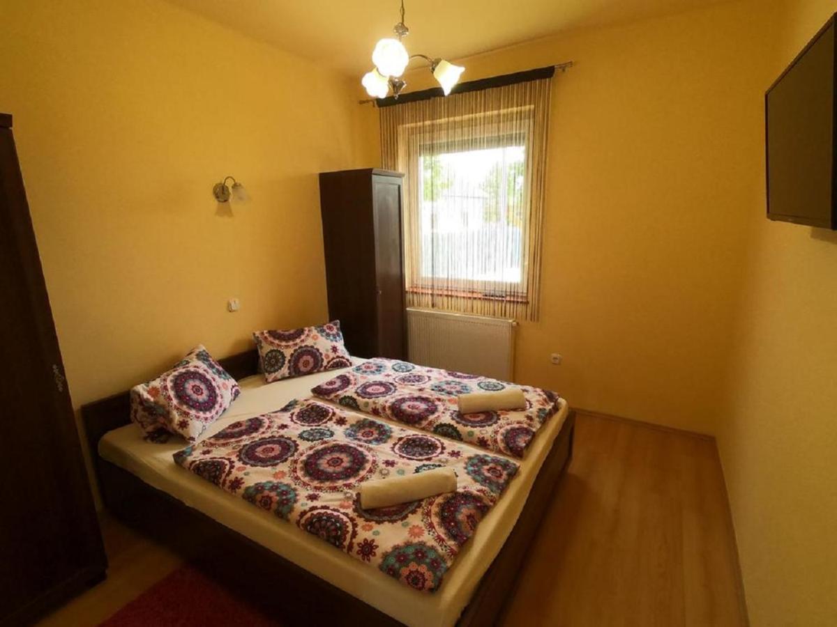 Pandora Pool Apartman Hajduszoboszlo Exterior photo